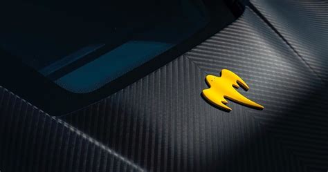 koenigsegg ghost emblem.